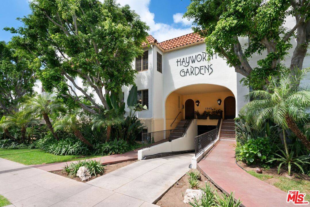 1345  N Hayworth Ave 2BR Hollywood Hills East La