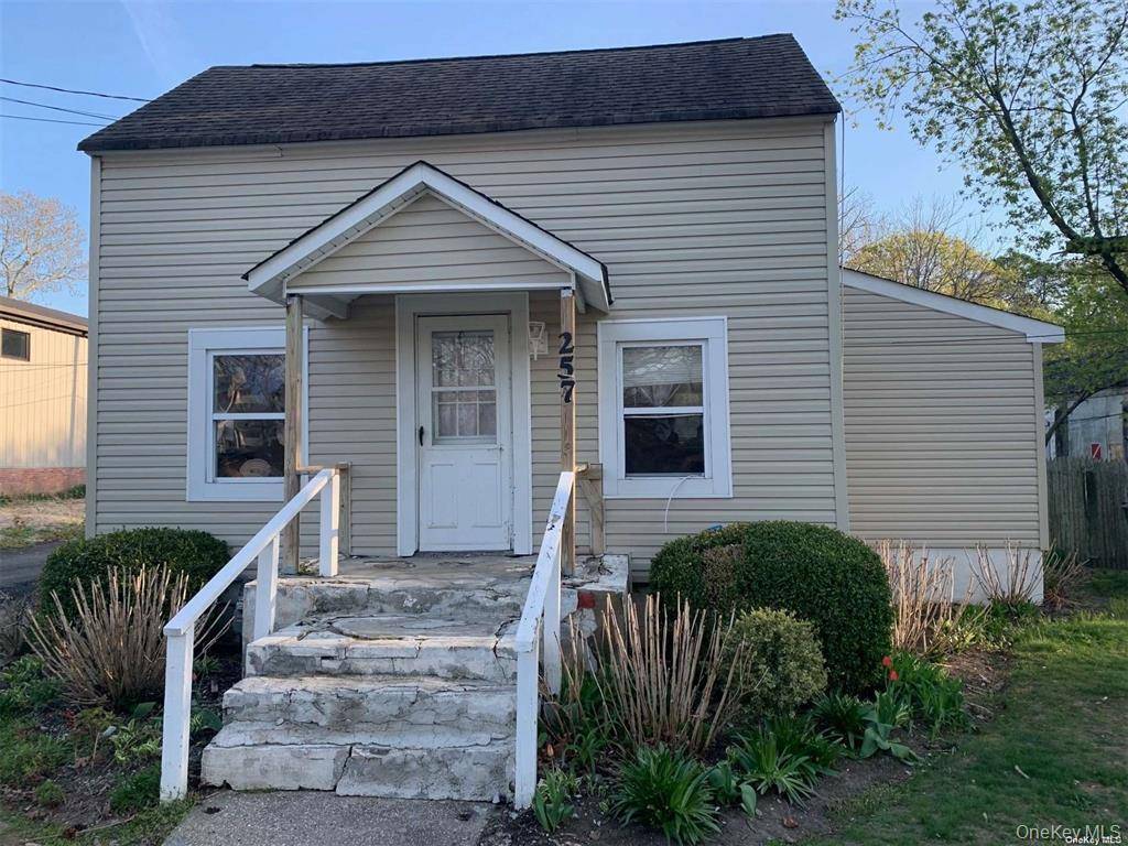 Unique commercial business highway zoned.