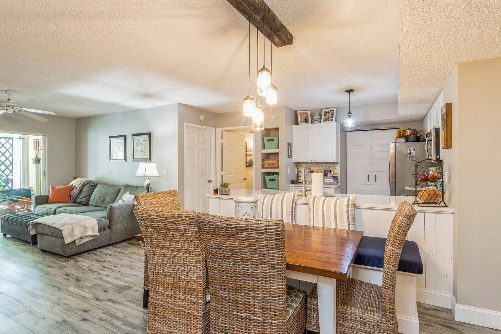 SELLER MOTIVATED ! Fully remodeled unit within the resort style community of Lighthouse Cove in coveted Village of Tequesta !