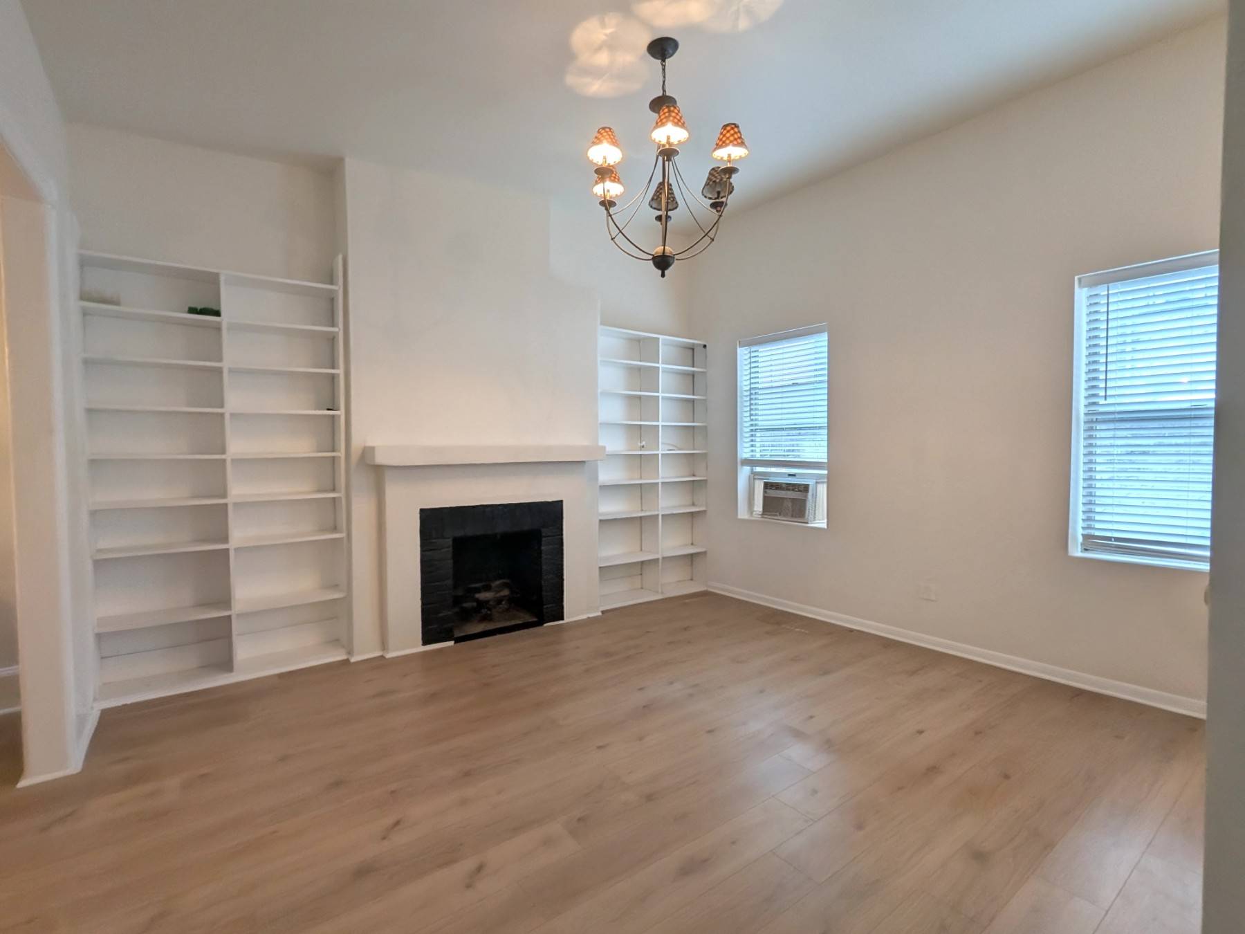 Mirador is please to present this unbeatable Greenwich Village renovation Ready for 8 5 lease startCome by and see our latest Village offering a great new 2 bedroom 1 bath ...