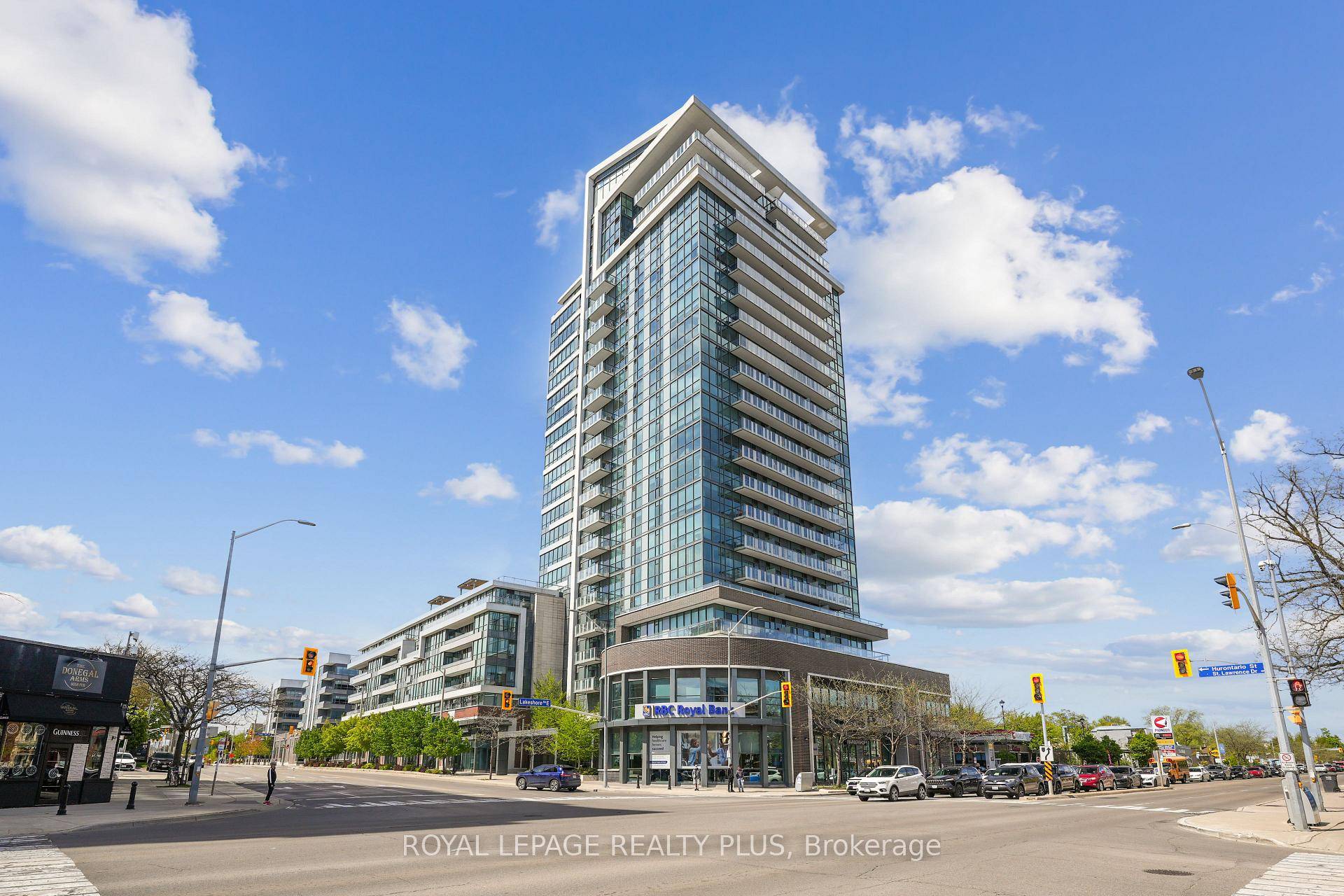 Experience the best of Port Credit living !