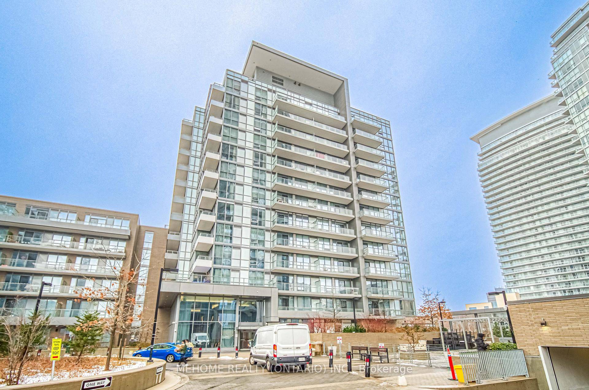 Luxurious 1 Bedroom Unit in Prime North York Location Beautiful and bright one bedroom unit with a large window and a functional layout.