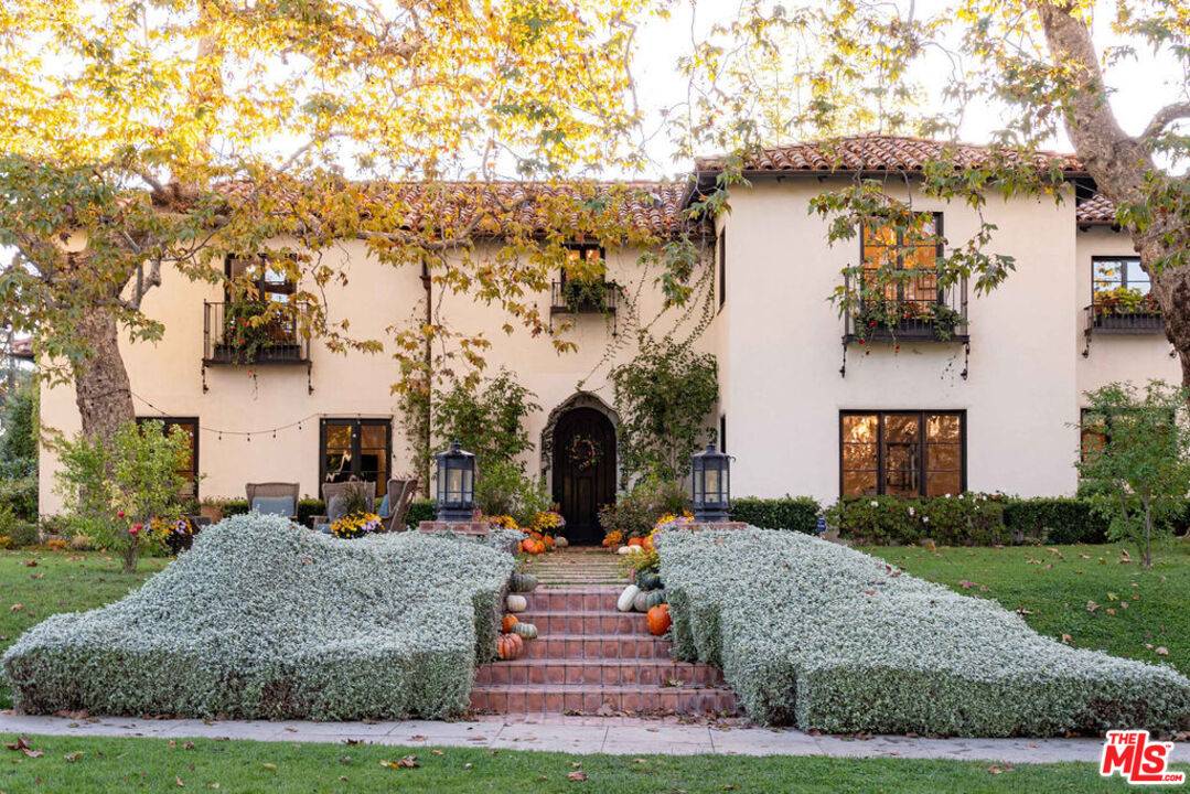 200   Lorraine Blvd 4BR Mid Wilshire La