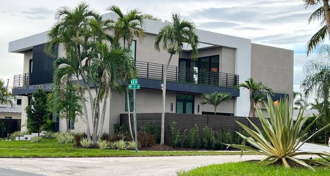 NEWLY PRICED ! ! ! ! OPPORTUNITY IN POINSETTIA HIEGHTS, compare with NEW CONSTRUCTION FOR SALE in the area.