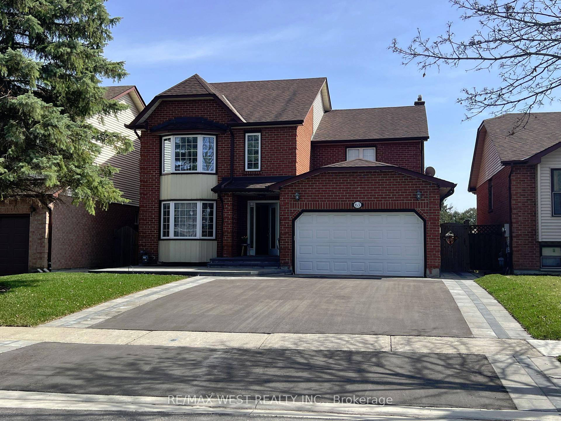 Bright and spacious 4 bedroom, 3 bathroom detached home in quiet, family friendly neighborhood !