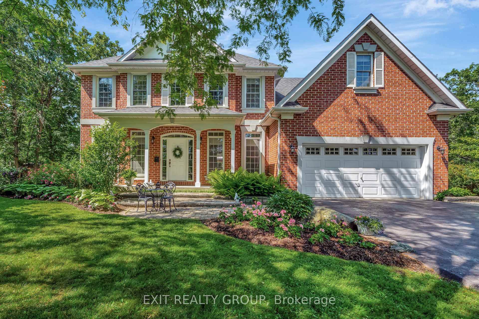 A stunning amp ; spacious 3 4 bed, 3 bath, 2 storey home with an attached garage, perfectly positioned to offer the best of both city and country living.