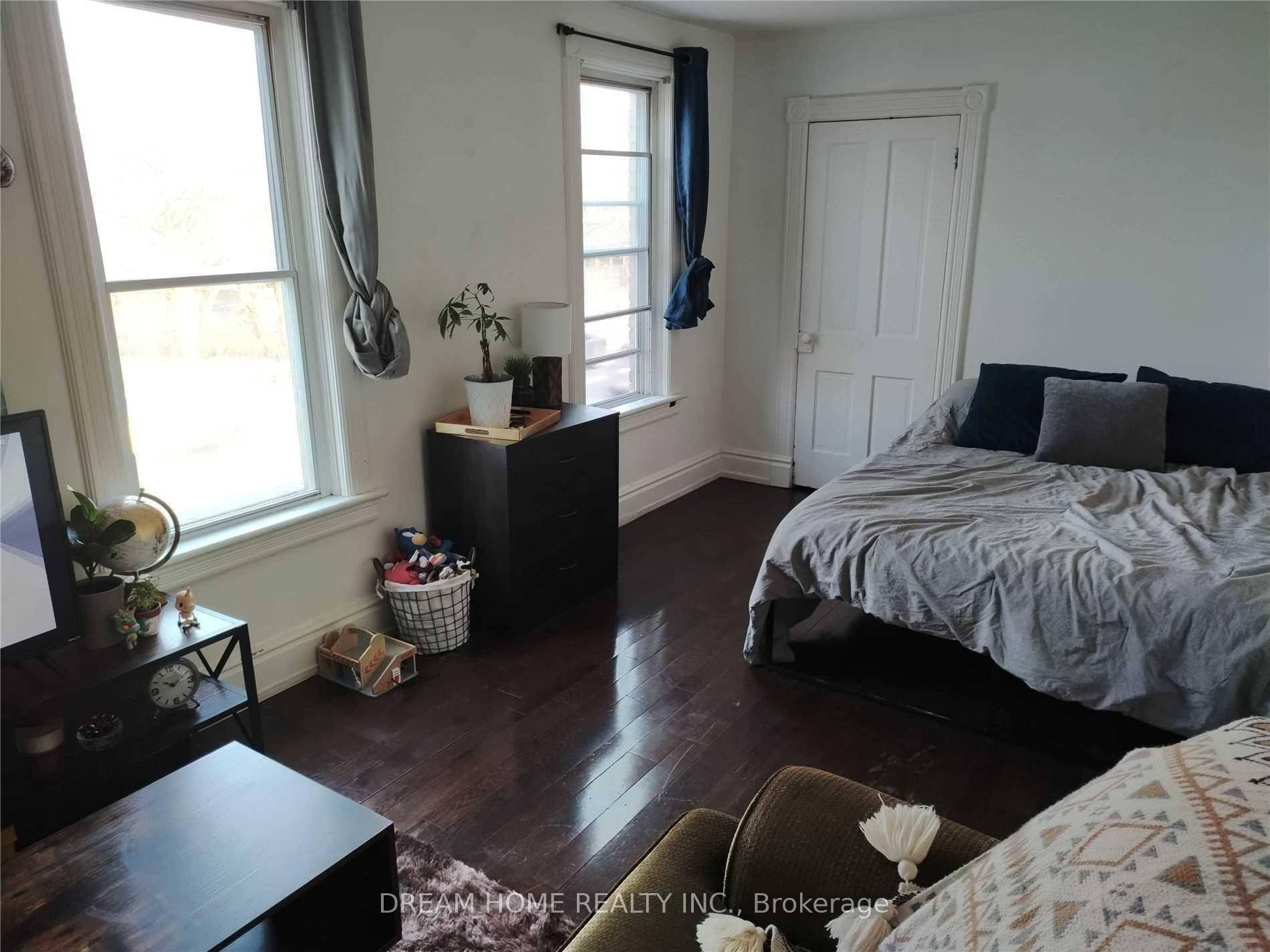 Prime Location At The Center Of Newmarket.