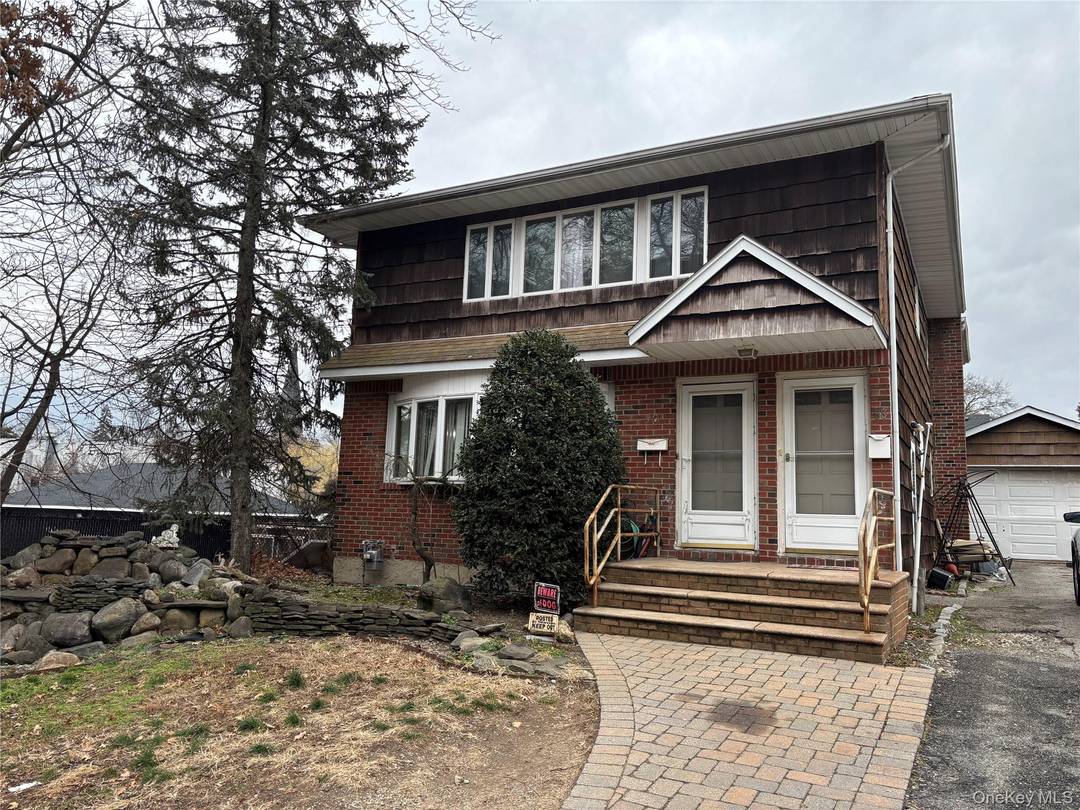 Multi Family Home in Westbury Ideal Investment Opportunity Welcome to this spacious multi family home at 90 Madison Avenue, nestled in the vibrant community of Westbury.