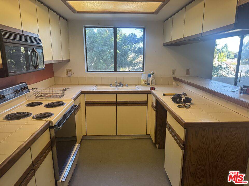 5000 S Centinela Ave 1BR Marina Del Rey La