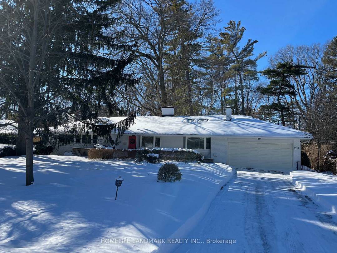 Nestled in the most prestigious area in east Oakville, this bungalow is newly renovated with brand new furniture and appliances two new smart TVs, new fireplace, new microwave, new dishwasher, ...