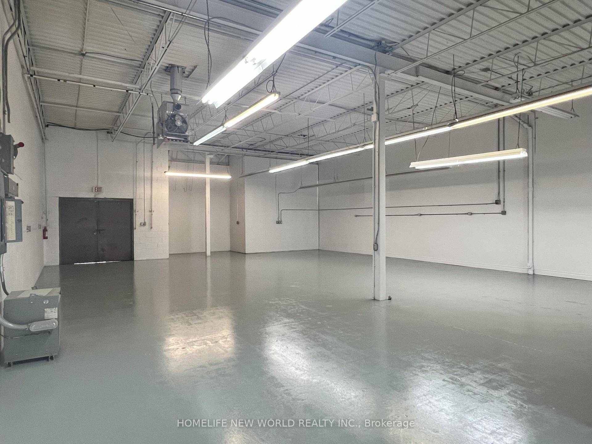 Industrial Unit In Busy Milliken Employment District.