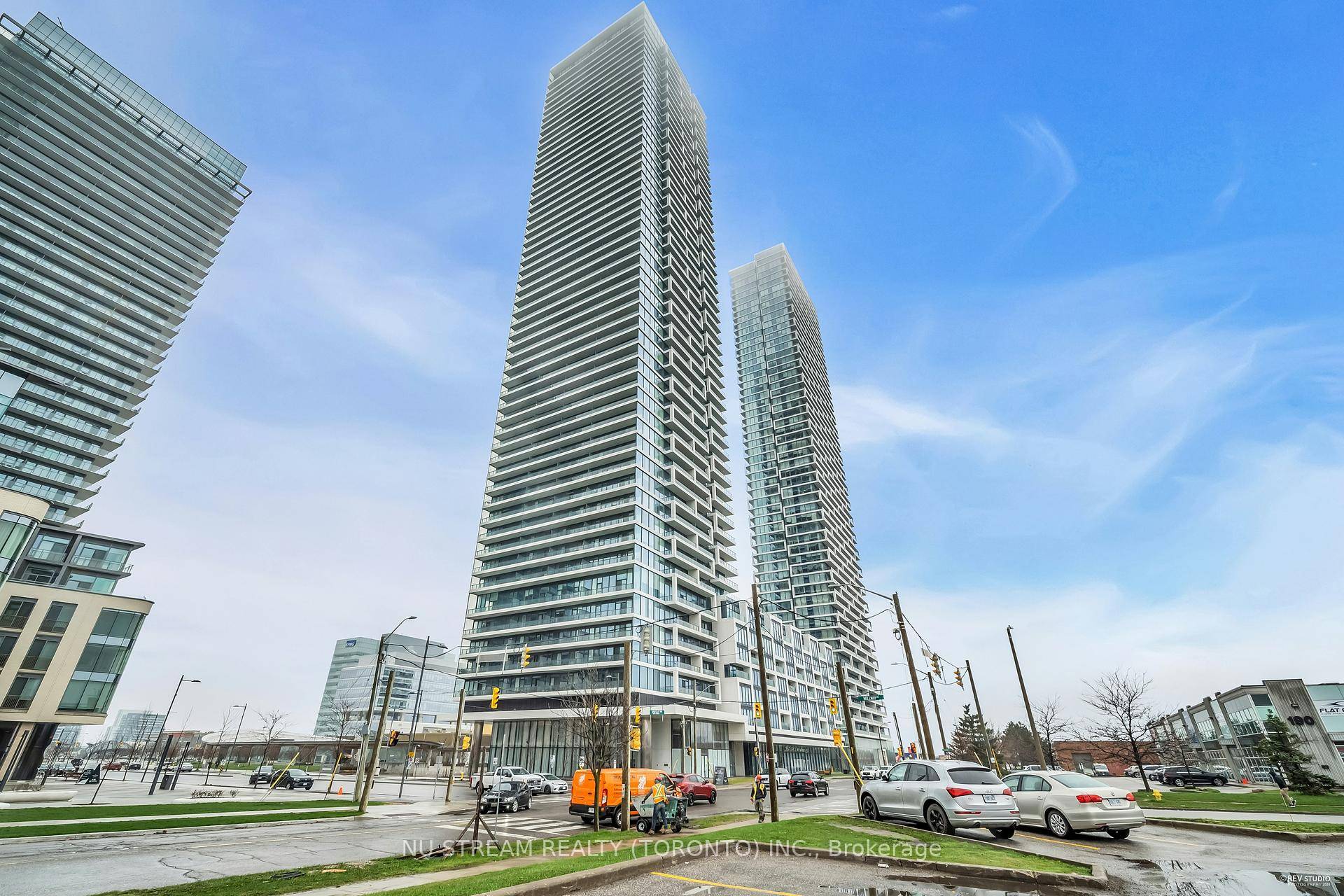 Tc3 At The Vaughan Metro Centre, Gorgeous Master Planned Community W 9 Acre Park, Steps To Subway, Viva, amp ; Zum, Ymca, Vaughan Mills amp ; York !