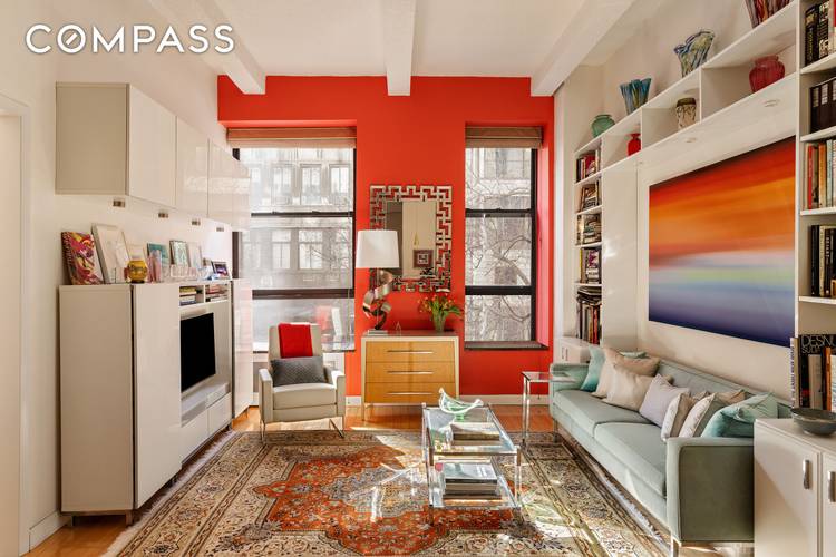 21 East 22nd Street, 2K is a true Flatiron treasure, perfectly positioned on one of the area's most picturesque and sought after tree lined blocks.