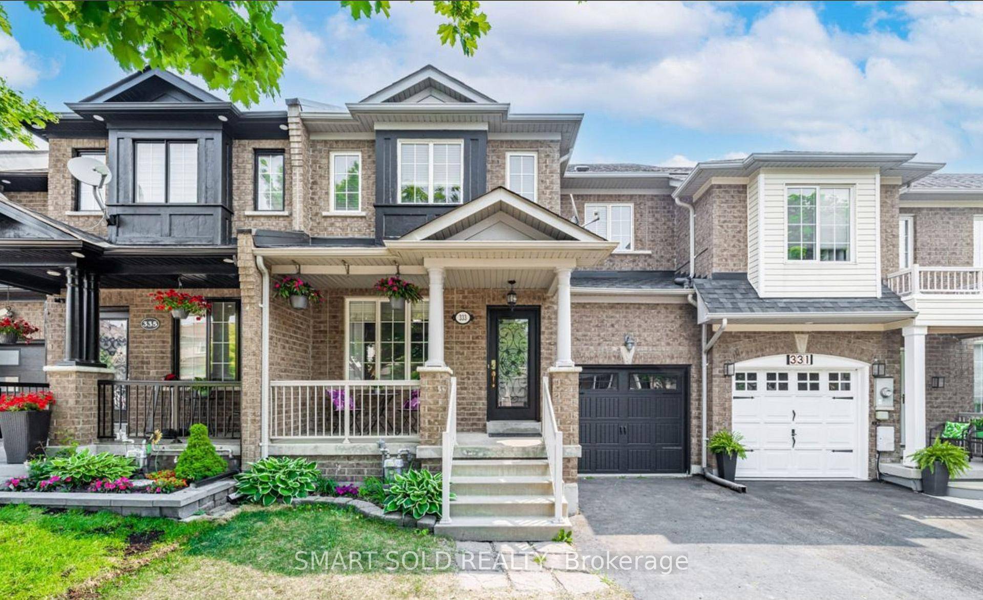 NO REAR NEIGHBOURS ! WALK OUT BASEMENT !