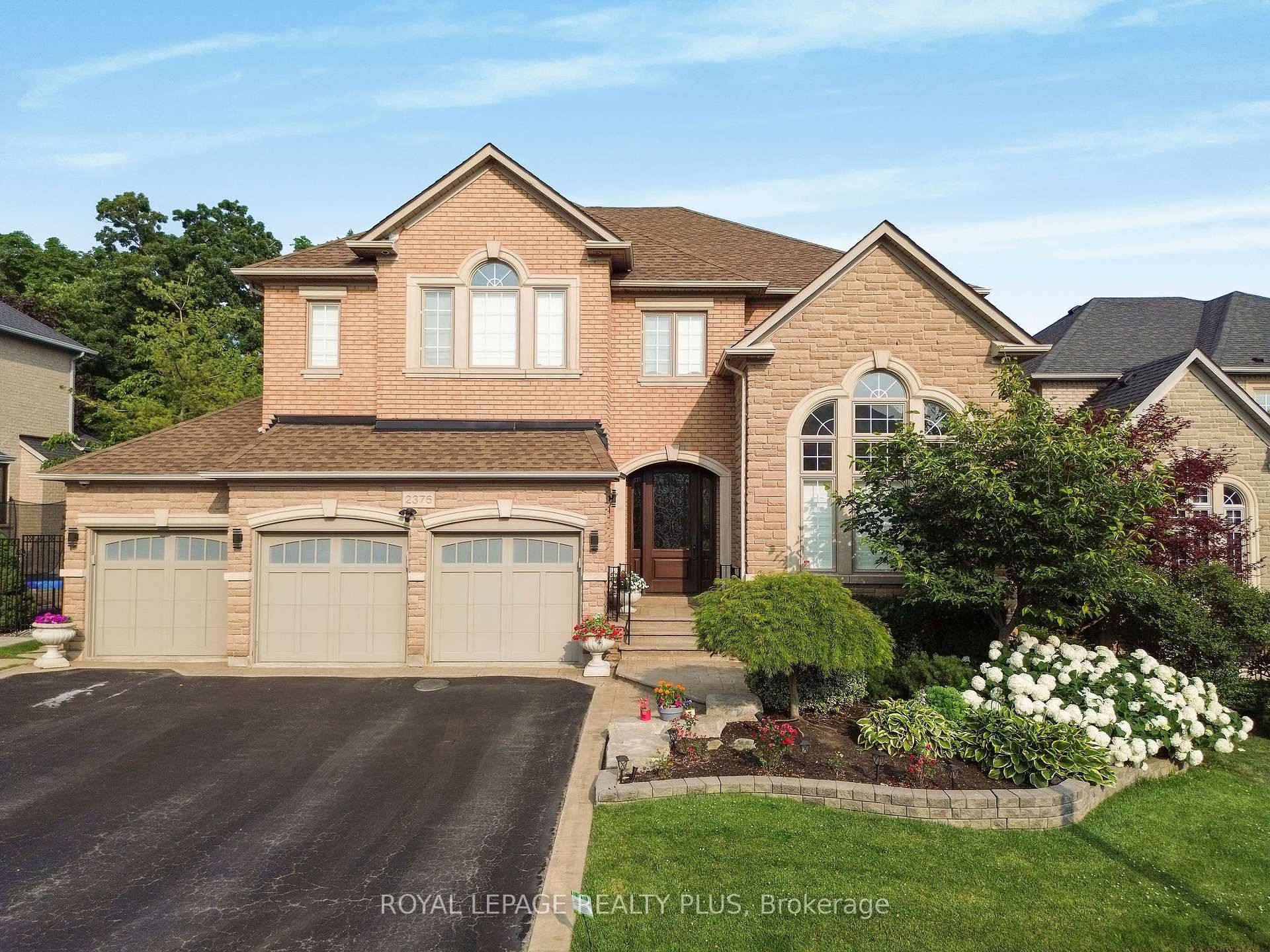 2376 Valley Forest Way, nestled in the coveted River Oaks neighbourhood of Oakville, ON, is an upscale executive residence offering approximately 3, 607sqft of elegant living space, 5 spacious bedrooms ...