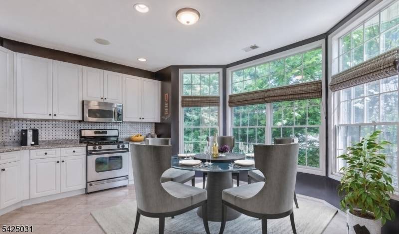 The PERFECT RENTAL ! ! Well Maintained Townhome w 3 BD 2 1 2 BA in DESIRABLE GATED Community.
