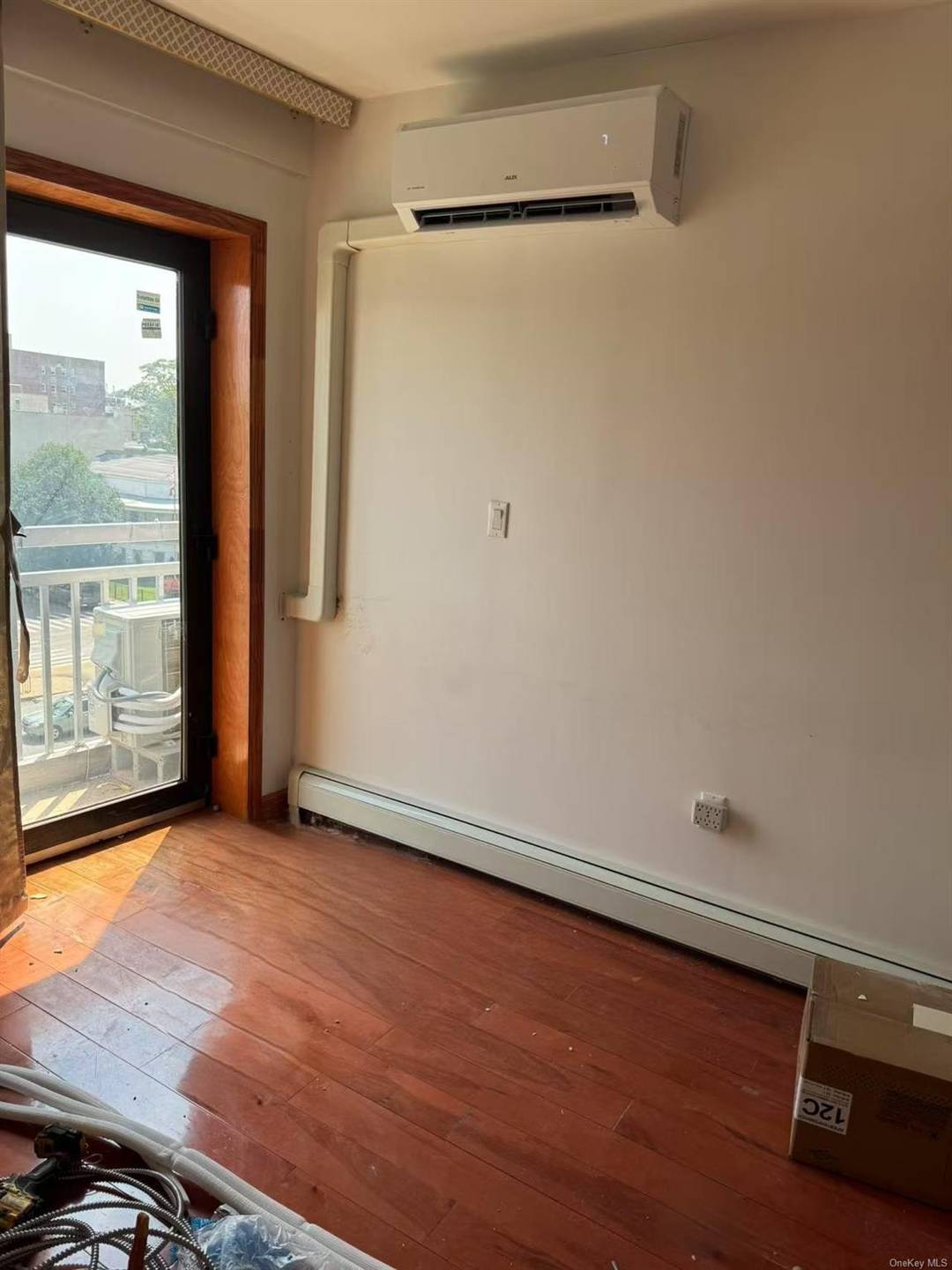 LOCATION ! Prime location in Elmhurst, excellent condition duplex condo 946 sf HUGE 1 bedroom and 2 full bathroom with balcony 72 sf, Common laundry room and storage room in ...