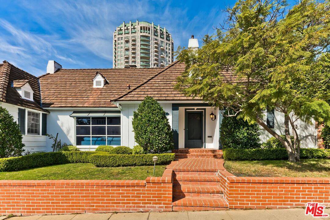 10543   Wellworth Ave 3BR Westwood La