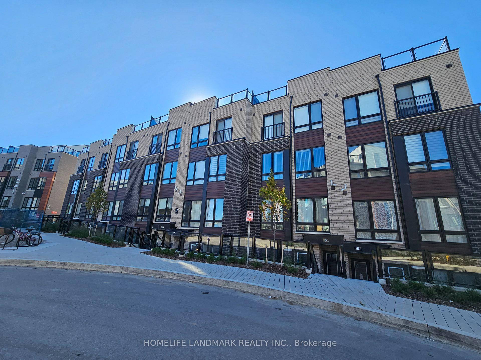 A M A Z I N G ! Brand NEW Bright amp ; Spacious 2 Bed 1 Bath Condo Townhouse Located In A Highly Desirable Quiet And Safe Neighborhood In ...