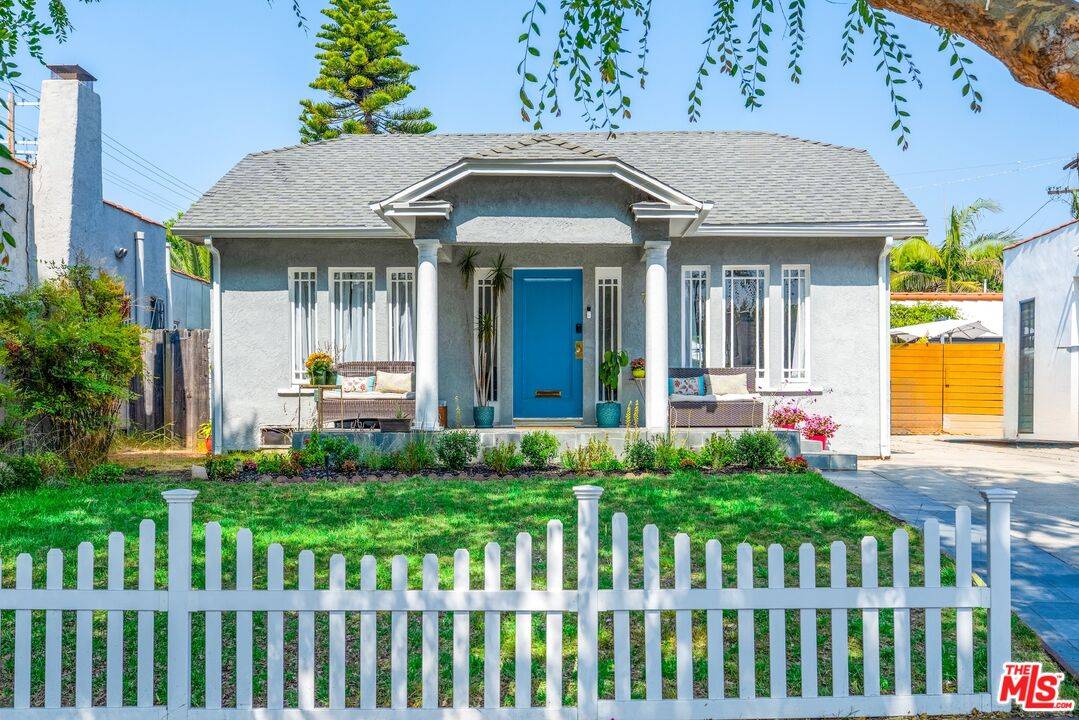 719  N Gardner St 3BR Hollywood Hills East La
