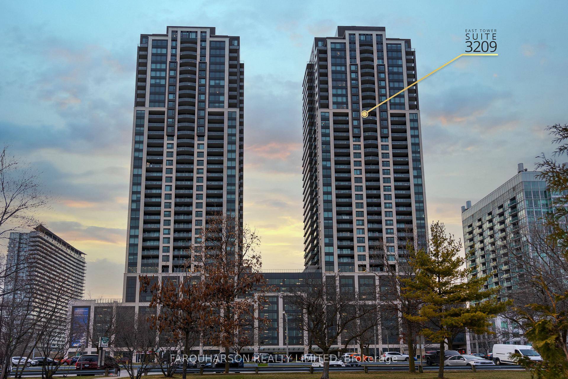 Breathtaking South Facing Panoramic Lake Views !