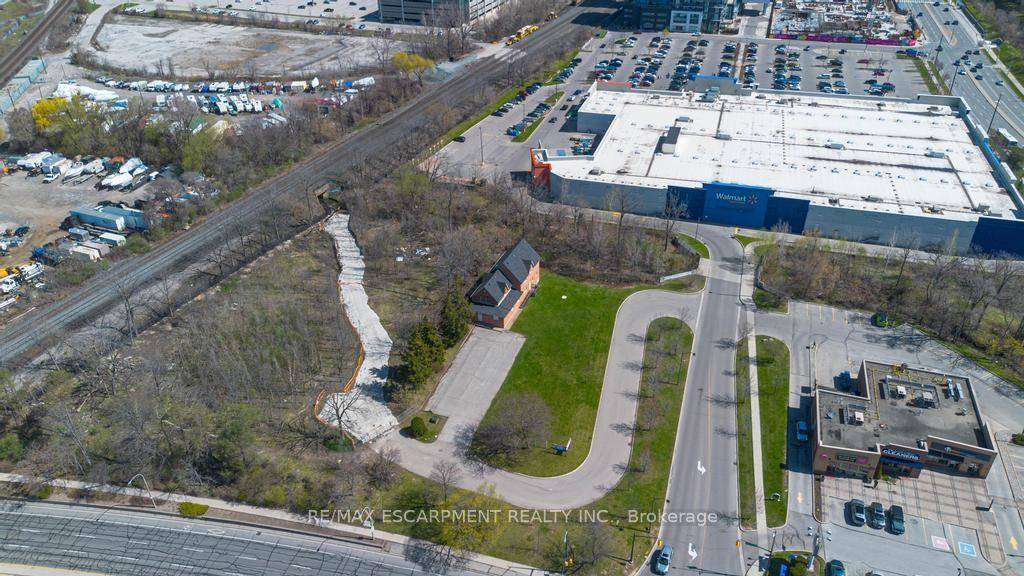 A fantastic office space is now available for rent within a prime two story commercial building boasting over 3, 400 square feet in total, located on a highly visible and ...