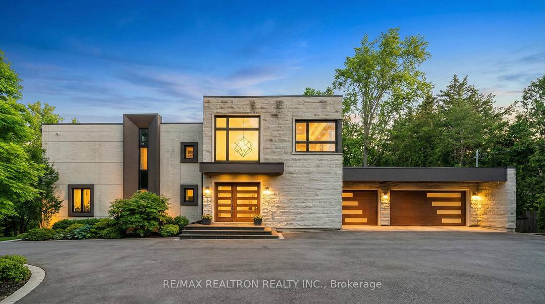 A Rare Find ! Modern Construction amp ; Contemporary Open Concept Design Incredible Panoramic Views !