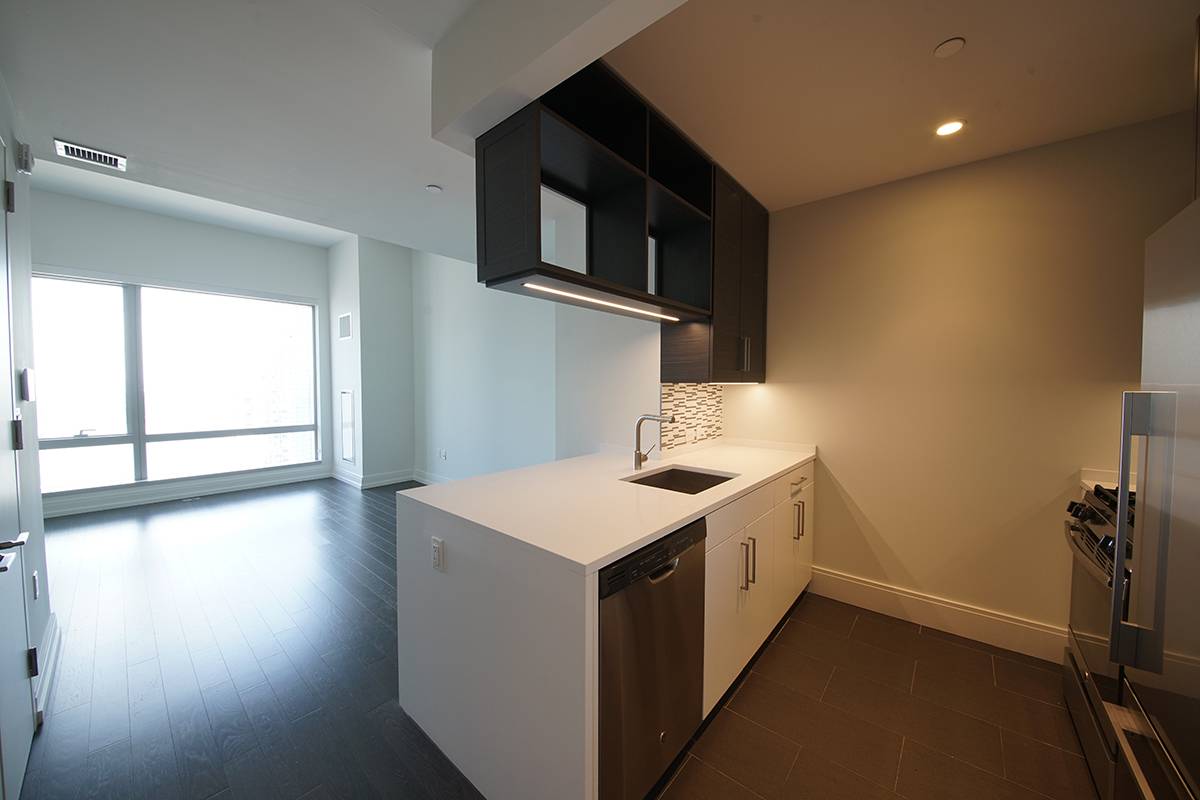 With sweeping views of the city from sunrise to sunset 555TEN towers over the new West Side.