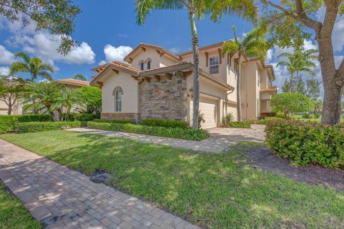 2, 850 sq. condo on the second floor of a two story building located in the Award Winning Ibis Country Club.