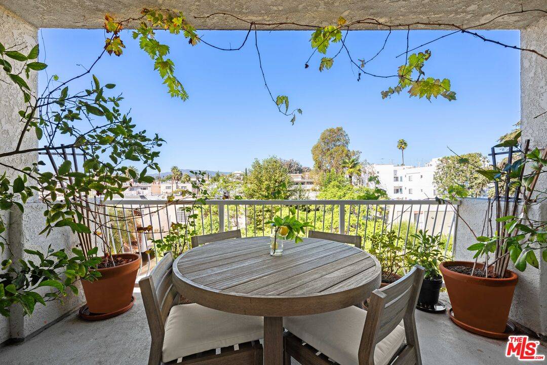 11918   Kiowa Ave 2BR Brentwood La