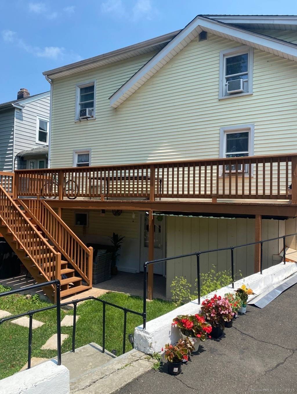 Welcome to this updated Colonial in the neighborhood of Glenbrook !