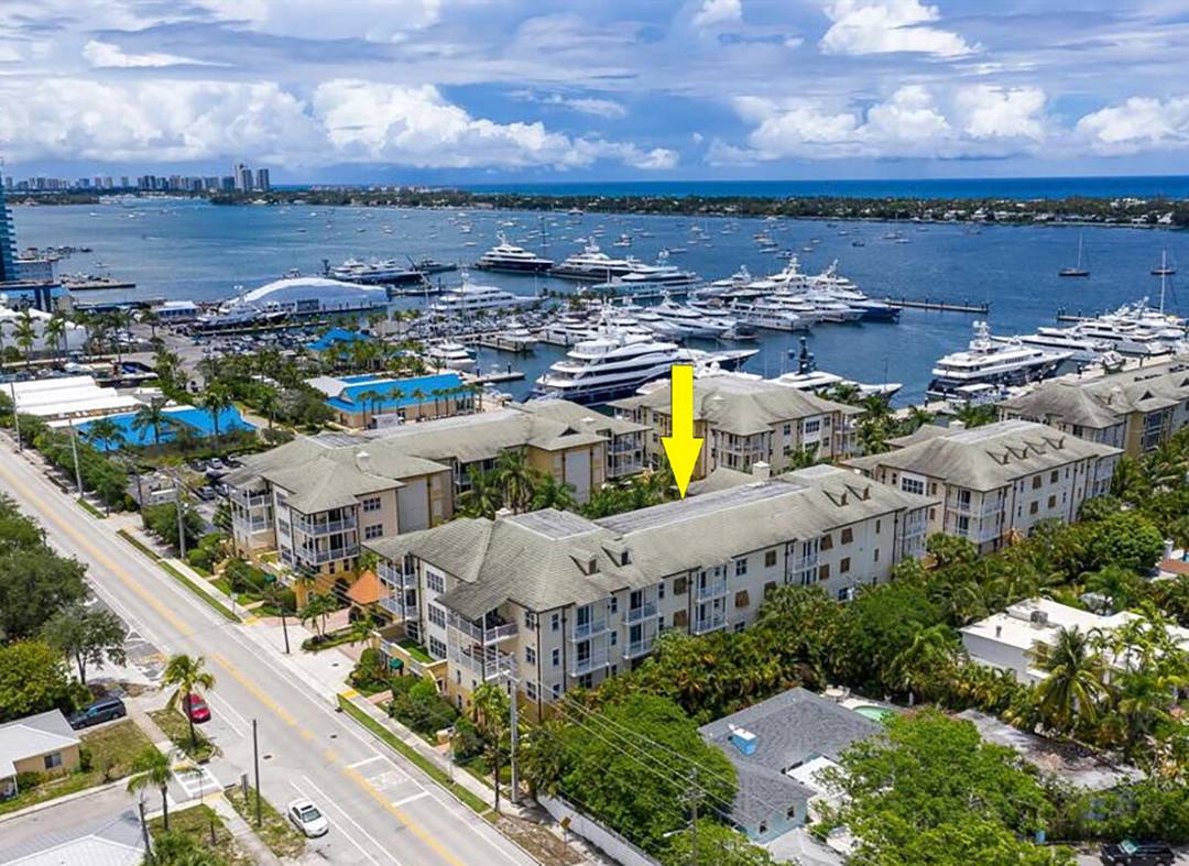 Flagler landing is a manned gate community, centrally located, you're minutes to dining supermarkets on Palm Beach, Downtown West Palm Beach and Northwood Village, Extra Spacious condo 2, 000sf open ...