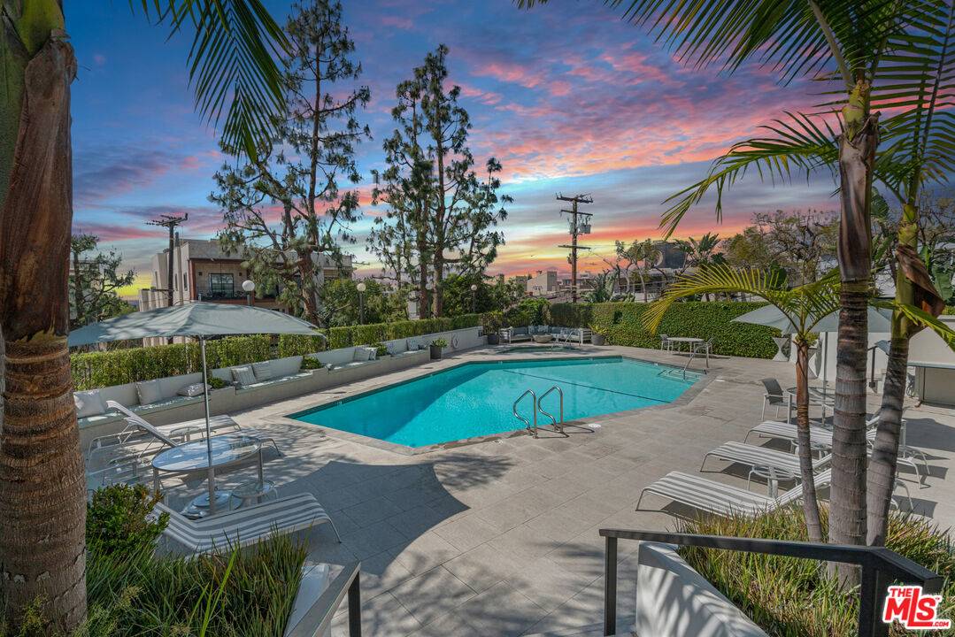 8787   Shoreham Dr 1BR Sunset Strip La