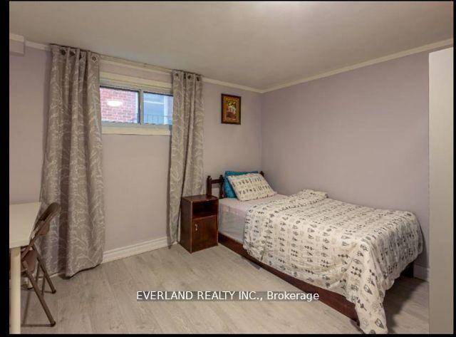 Well Maintained 1 Bedroom For Rent lower Level Of Home.
