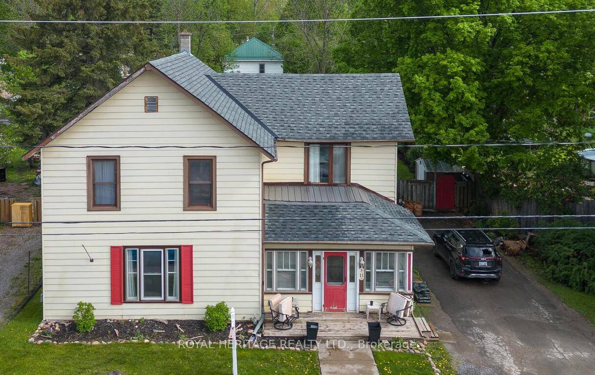 Don't miss out on your opportunity to own this extremely spacious 4 bedroom 1.