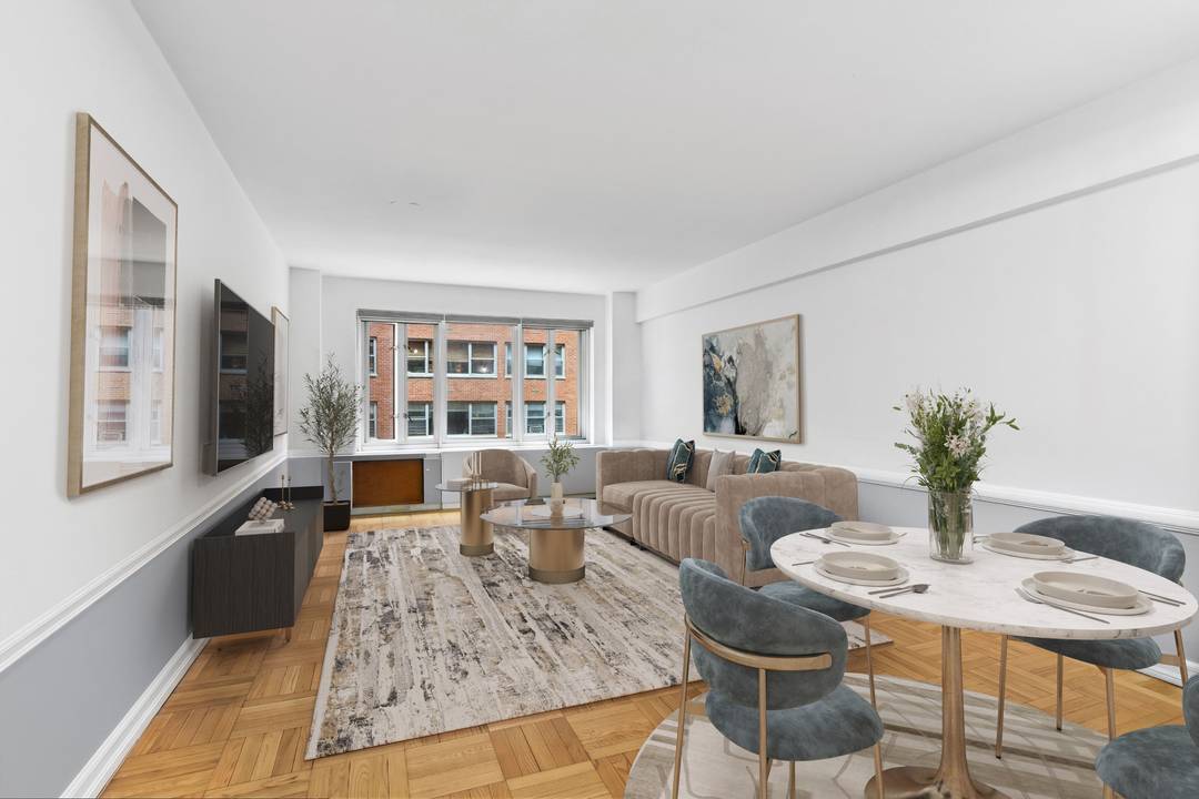 Welcome to Residence 4G at One Gracie Terrace, a spacious and well proportioned one bedroom home set along a quiet, tree lined cul de sac just off East End Avenue.