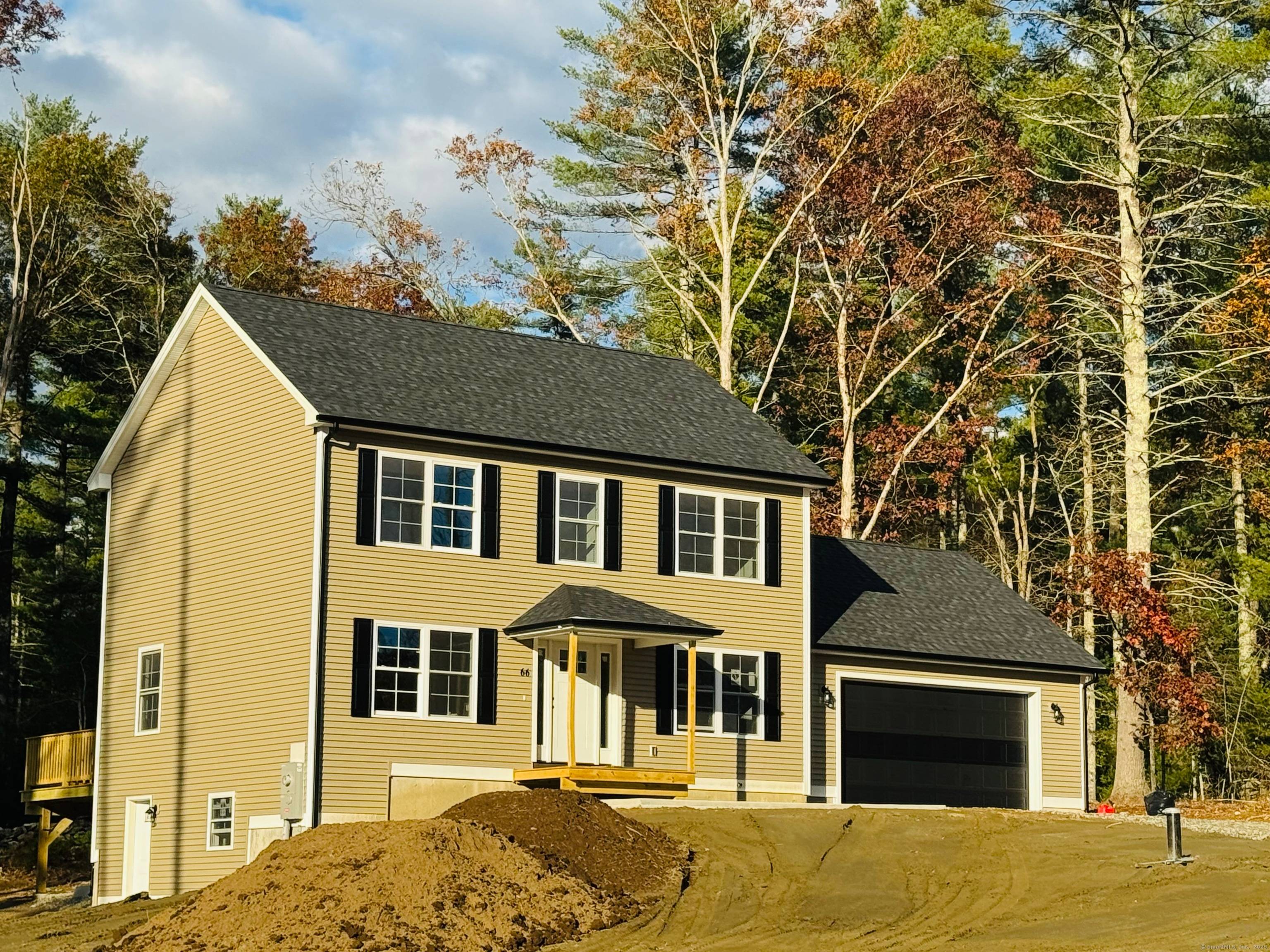 Beautiful 2026 colonial being built right on the RI line !