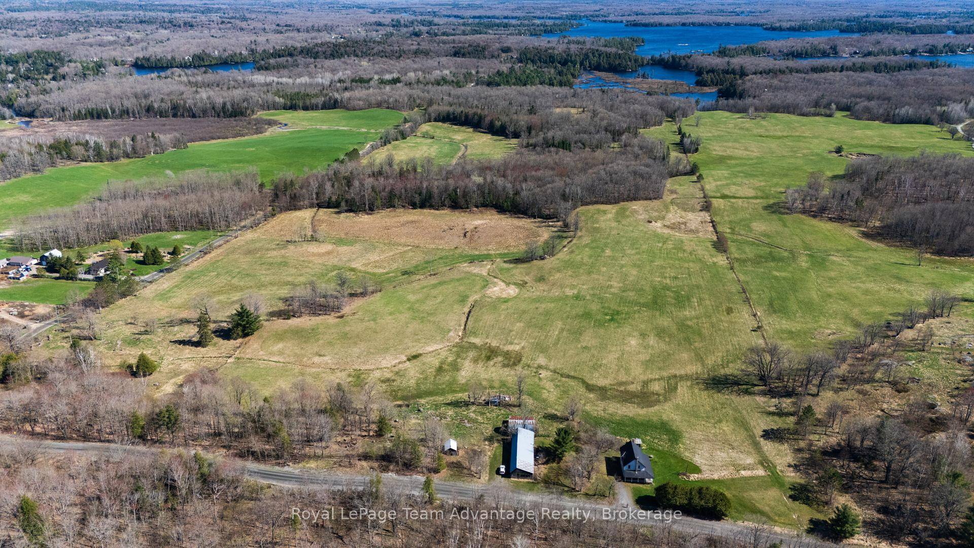 A rare opportunity with endless potential Welcome to 77 Lakeshore Road !