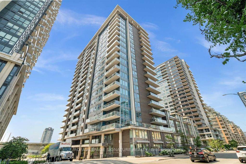 Modern Open Concept Condo In The Heart Of Liberty Village !