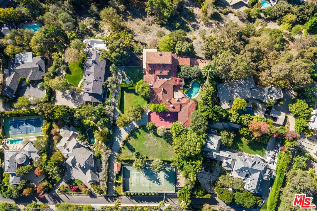 735  N Bonhill Rd Brentwood LA