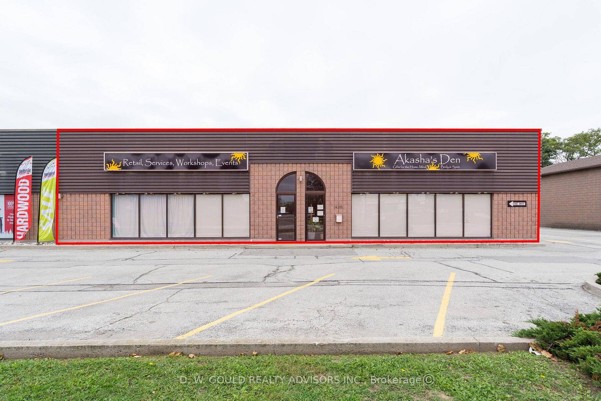 Investment Opportunity ! Approximately 4, 000 sf of commercial retail units space available for sale on Speers Road.