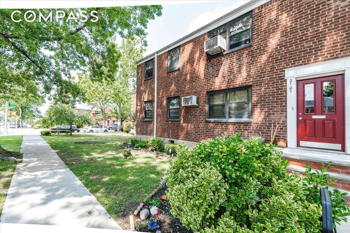 Two Bedroom Upper Size Fully Renovated In Mint Condition Co Op in Clearview Gardens !