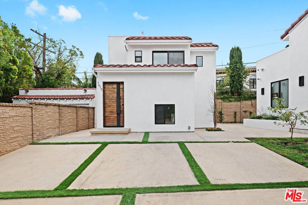 1417 Crestview Ct 1.0 Westwood LA