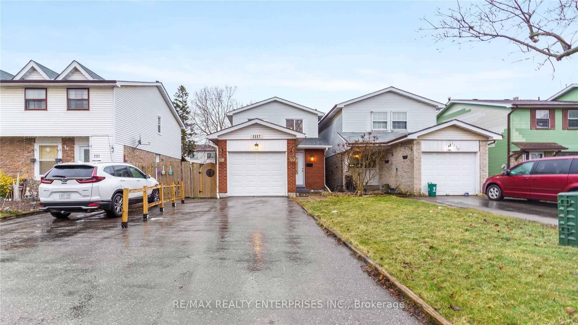 Located In A Family Friendly Neighbourhood In The Lakeview Area.