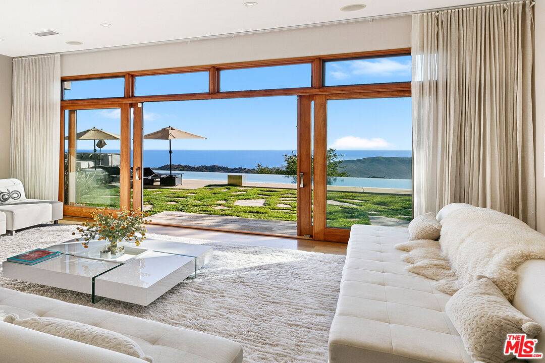 301 Loma Metisse Rd 5BR Malibu La