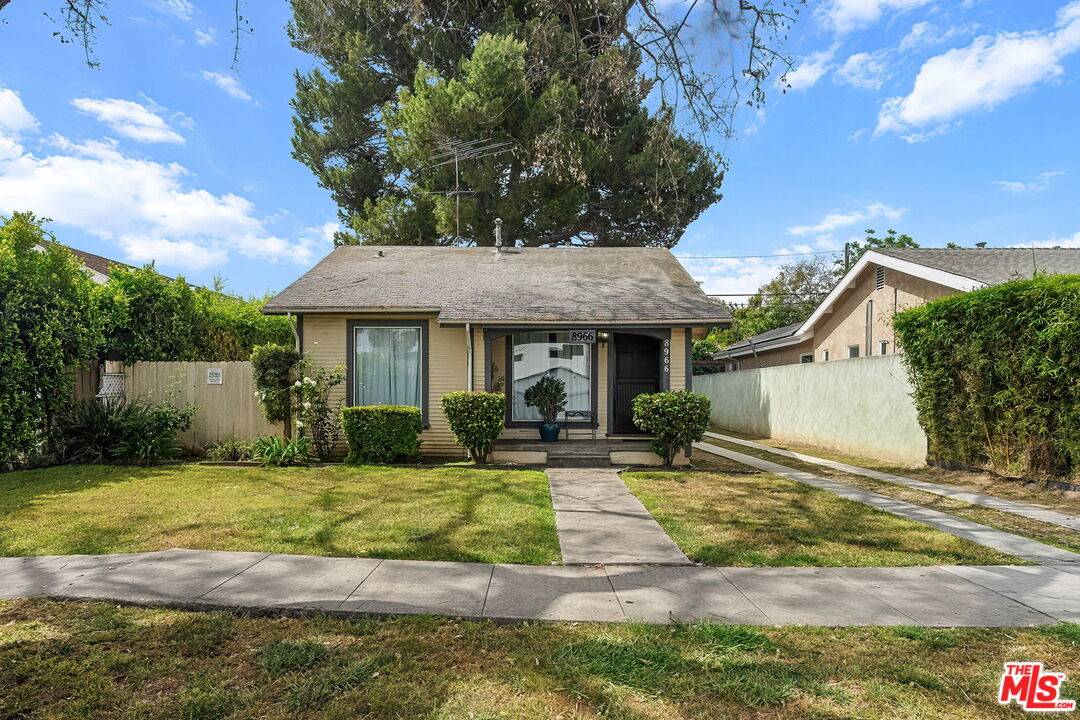 8966   Cadillac Ave 2BR La