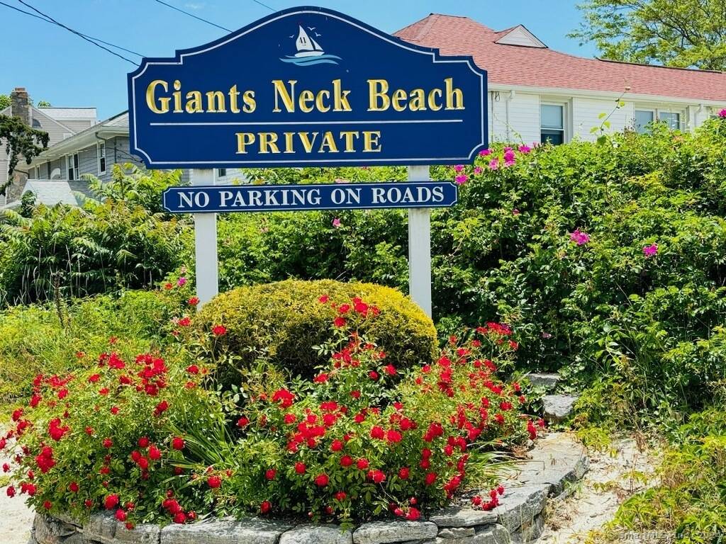 Come build your dream home in one of the most sought after beach communities Giant's Neck Beach !