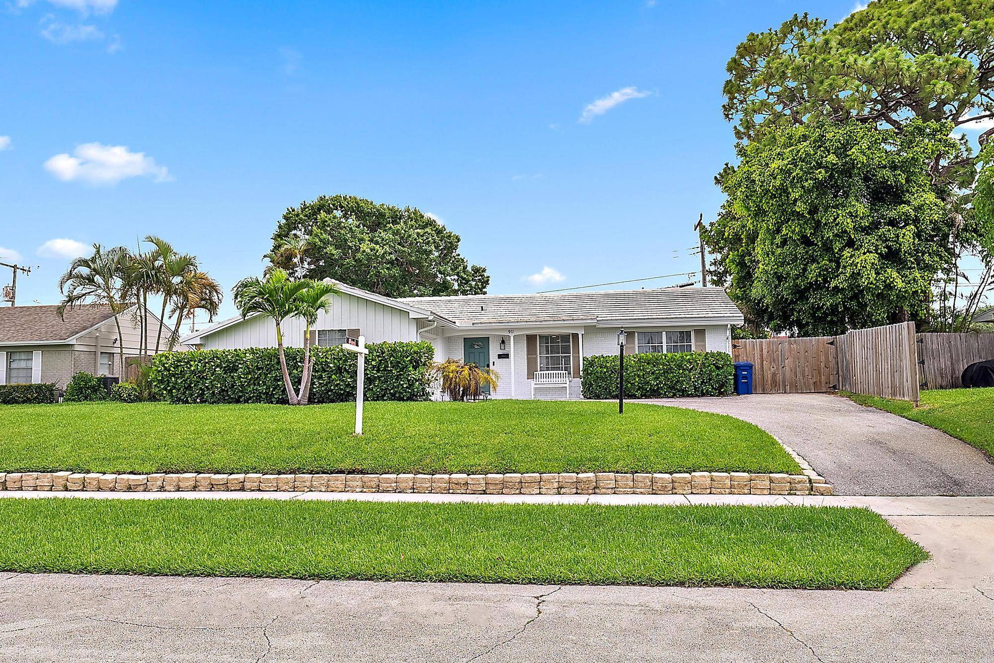 Welcome to your new home in the Palm BeachesThis sunlit renovated bungalow is ready to welcome you with no detail overlooked and totally move in ready.