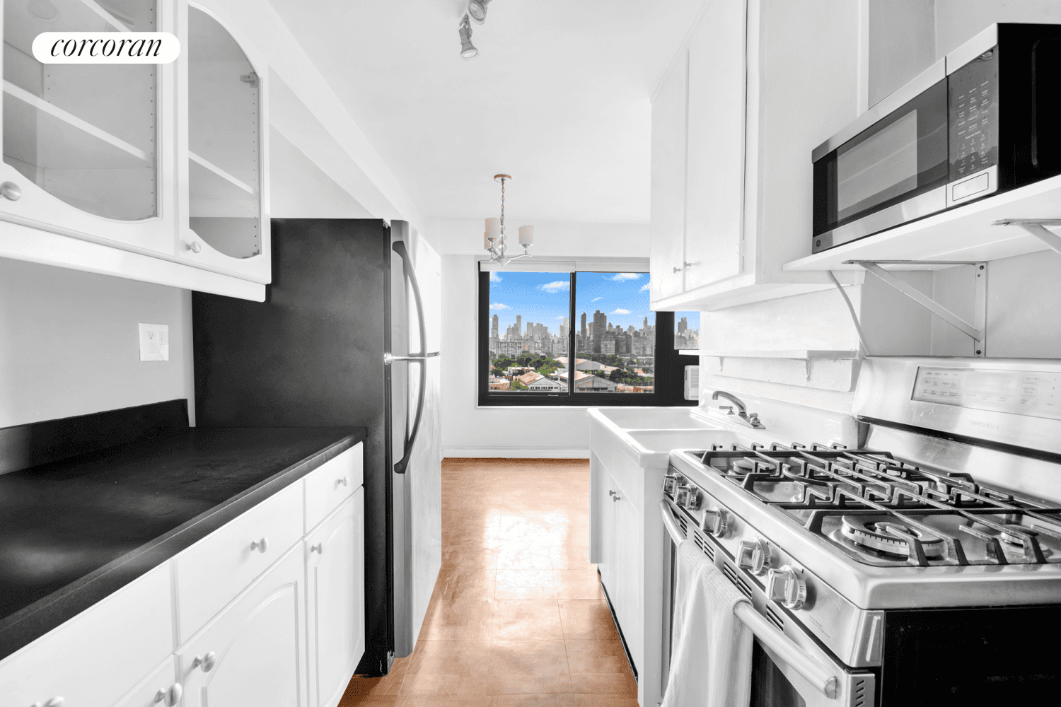 OH Wed, July 2nd 6 8pm Make an Appointment and also enjoy the amazing sunset over Manhattan !