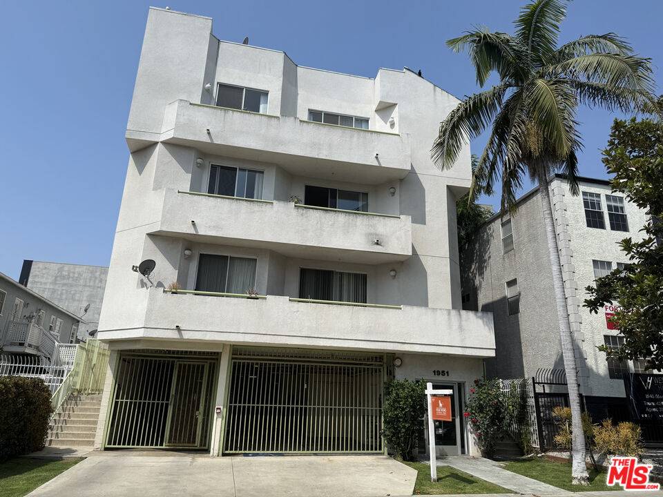 1951   Glendon Ave 16BR Beverlywood La